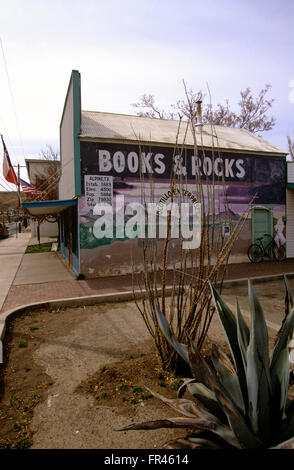 Bücher und Felsen-Shop in Alpine, Texas, USA. Stockfoto