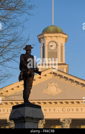 Bürgerkrieg gemeinsame konföderierten Soldaten Statue, Lexington, NC gewidmet 14. September 1905. Davidson County. Main und Center Street Stockfoto