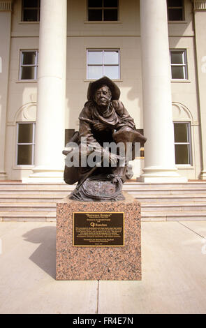 Die Skulptur "Zwischen Knochen", The Museum of the Big Bend, Sul Ross State University, Alpine, Texas, USA. Stockfoto