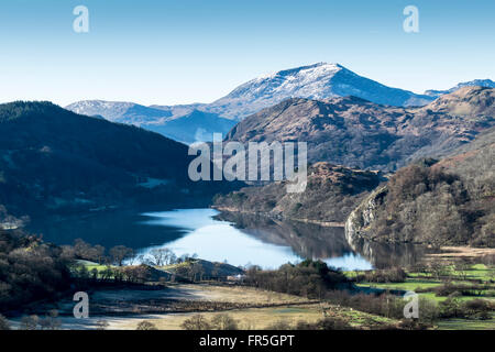 Llyn Gwynant See A498 unterwegs, um Beddgelert in den Snowdonia National Park Nord-Wales Stockfoto