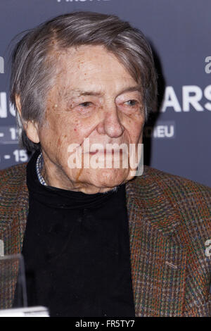 Paris, Frankreich. 20. März 2016. Jean-Pierre Mocky in Widmung auf der Buchmesse in Paris, Frankreich. Bildnachweis: Bernard Menigault/Alamy Live-Nachrichten Stockfoto