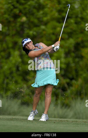 18. April 2015 - Fort Myers, Florida, ist USA - während der dritten Runde der Symetra Tour Chicos Patty Berg Memorial am 18. April 2015 in Fort Myers, Florida... ZUMA Press/Scott A. Miller (Kredit-Bild: © Scott A. Miller über ZUMA Draht) Stockfoto