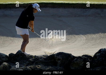 18. April 2015 - Fort Myers, Florida, ist USA - während der dritten Runde der Symetra Tour Chicos Patty Berg Memorial am 18. April 2015 in Fort Myers, Florida... ZUMA Press/Scott A. Miller (Kredit-Bild: © Scott A. Miller über ZUMA Draht) Stockfoto