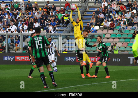 Reggio Emilia, Italien. 20. März 2016. Andrea Consigli Sassuolo Torhüter während der Serie A Fußballspiel zwischen uns Sassuolo Calcio und Udinese Calcio Mapei-Stadion in Reggio Emilia. Udinese und Sassuolo 1-0 gewinnt. © Massimo Morelli/Pacific Press/Alamy Live-Nachrichten Stockfoto