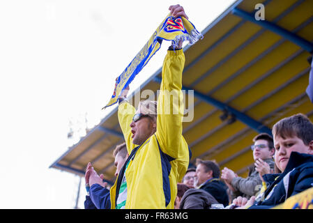 VILLARREAL, Spanien - 20 MAR: Fans auf dem La Liga-Spiel zwischen FC Villarreal CF und FC Barcelona im El Madrigal-Stadion am 20. März 2016 in Villarreal, Spanien. Stockfoto