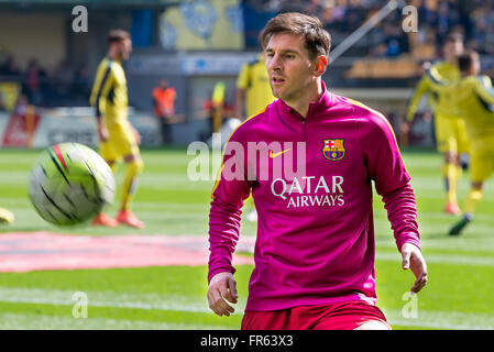 VILLARREAL, Spanien - 20 MAR: Leo Messi erwärmt sich vor dem La Liga-Spiel zwischen FC Villarreal CF und FC Barcelona im Stadion El Madrigal am 20. März 2016 in Villarreal, Spanien. Stockfoto