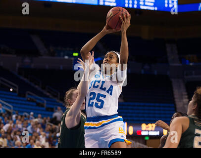Westwood, CA. 21. März 2016. UCLA nach vorne (25) steigt Monique Billings für ein Laie sich während eines Spiels der NCAA Division 1 Division Championship zwischen der South Florida und die UCLA Bruins an Pauley Pavilion in Westwood, Kalifornien. UCLA besiegte South Florida 72-67. (Obligatorische Credit: Juan Lainez/MarinMedia/Cal Sport Media) © Csm/Alamy Live-Nachrichten Stockfoto