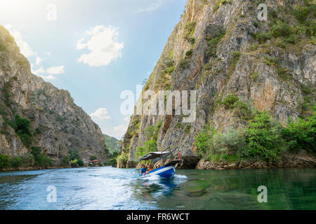 Republik Mazedonien, Saraj, die See und Canyon Matka, angetrieben vom Fluss Treska Stockfoto