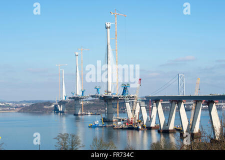 19.03.2016, The Queensferry Crossing über den Forth, Anschluss an South Queensferry, Edinburgh an Fife in North Queenferry. Stockfoto