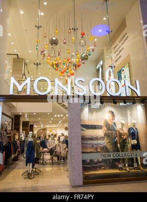 Monsun-Kleidung zu speichern in Eldon Square Shopping Centre, Newcastle Upon Tyne, England. UK Stockfoto