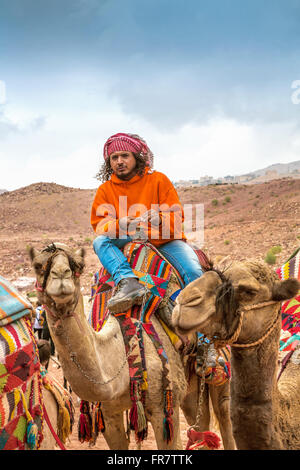 Beduinen auf Kamel, Petra, Jordanien Stockfoto