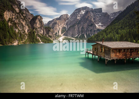 Pragser Wildsee (Pragsersee) in Südtirol im Sommer Stockfoto