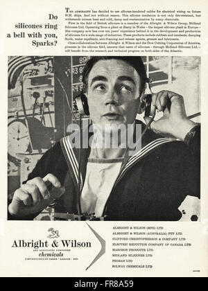 Original Vintage Anzeige aus der 1950er Jahre. Anzeige vom 1959 Werbung ALBRIGHT & WILSON Chemikalien. Stockfoto