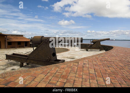 Fort Krippe oder Burg Festung am Ufer der Mündung des Rio Guama - Bucht der Guajara Stockfoto