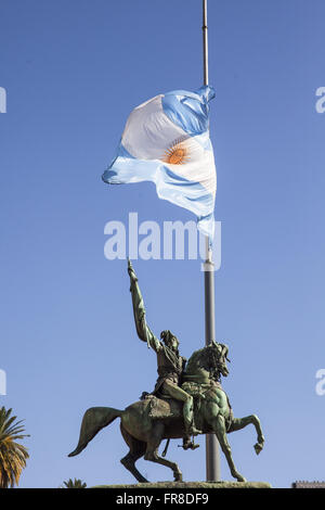 Flagge auf Halbmast zeigt Eltern Trauer Stockfoto