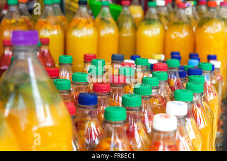 Flaschen mit Pfeffer Tucupi Verkauf an Ver-o-Peso Stockfoto