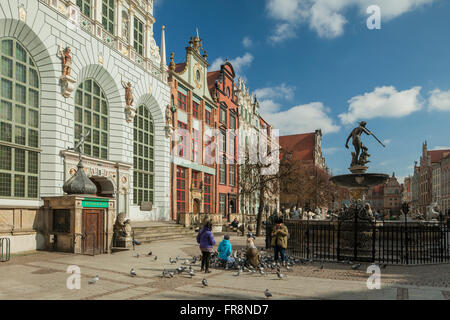 Neptun Brunnen vor der Artushof in Danzig, Polen. Stockfoto