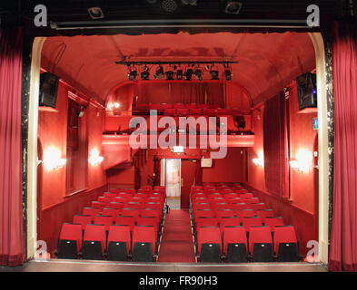 Der Zuschauerraum des Theaters Laterne, Sheffield, gesehen von der Bühne des älteste, kleinste Theatre in Sheffield, Yorkshire UK Stockfoto