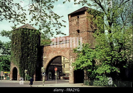 Das Sendlinger Tor Vor der Neugestaltung des Sendlinger Torplatzes Sendlinger Tor München Anfang der siebziger Jahre Stockfoto