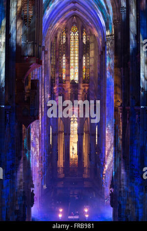 LUX Eucharistica, Kölner Dom Beleuchtung von deutschen Künstlern Team Casa Magica anlässlich des Eucharistischen Kongress 2013 Stockfoto