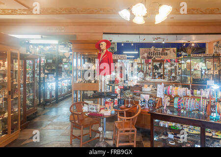 Innere des Paddington Antik Zentrum, Latrobe Terrasse, Paddington, Brisbane, Queensland, Australien Stockfoto