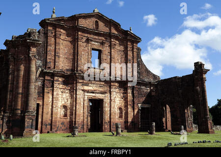 Sítio Arqueológico São Miguel Arcanjo - Ruínas da Igreja de São Miguel Construída de 1735 ein 1745 Stockfoto