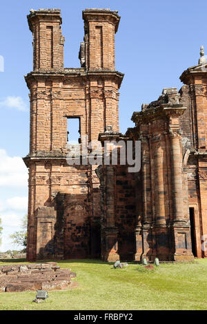 Sítio Arqueológico São Miguel Arcanjo - Ruínas da Torre da Igreja de São Miguel Stockfoto