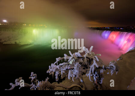 Niagara Falls im Winter Nachtaufnahmen Stockfoto