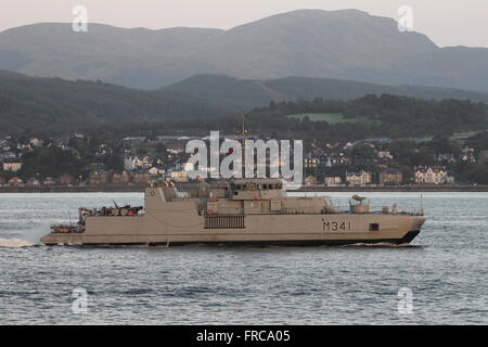 KNM Karmoy, eine Oksoy-Klasse Minehunter dienen in der norwegischen Marine, für Übung Joint Warrior 14-2 ankommen. Stockfoto