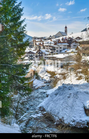 Stadtbild von Nova Levante, Italien (Welschnofen, Italien) Stockfoto