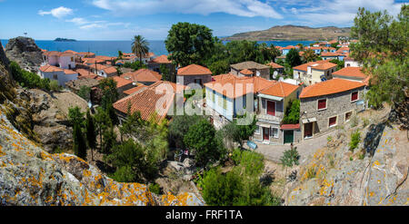 Ein Panorama von Petra (Lesbos) an einem sonnigen Tag des Sommers. Stockfoto