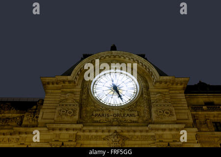 Ziffernblatt auf dem Musee d ' Orsay, Paris Frankreich Stockfoto