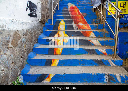 Lackierte Treppe im Seoul Vorort Ihwa-dong Stockfoto