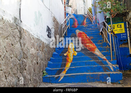 Lackierte Treppe im Seoul Vorort Ihwa-dong Stockfoto