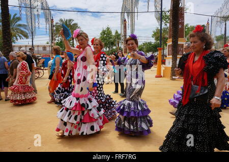 Andalusischen Frauen während der Feria in Jerez - 05.07.2013 - Spanien / Andalusien / Jerez De La Frontera - Frauen in der Andalusien Stockfoto