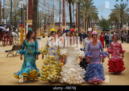 Andalusischen Frauen während der Feria in Jerez - 05.07.2013 - Spanien / Andalusien / Jerez De La Frontera - Frauen in der Andalusien Stockfoto