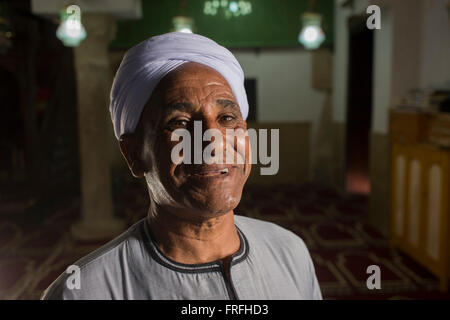 Ein Porträt von Abdul Latif Ahmed Abdul Rahim, der Imam Abu el-Haggag-Moschee, Luxor, Nil Senke, Ägypten. Stockfoto