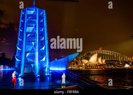 Sydney, Australien. 22. März 2016. Opera Australia statt eine Vorschau-Performance "Turandot" für Handa Oper Sydney Harbour mit einem riesigen 9m hohen und 60m langer Drachen und 18m hohe Pagode überragt die Bühne. Chinesische Regisseur Chen Shi-Zheng "Turandot" läuft vom 24. März bis 24. April Frau Macquaries Point im Hafen von Sydney mit. Bildnachweis: Hugh Peterswald/Pacific Press/Alamy Live-Nachrichten Stockfoto