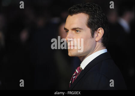 London, UK. 22. März 2016. Henry Cavill besucht die Europäische Premiere von "Batman V Superman: Dawn Of Justice" im Odeon Leciester Square. Bildnachweis: Ferdaus Shamim/ZUMA Draht/Alamy Live-Nachrichten Stockfoto