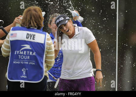 Longwood, Florida, USA. 31. März 2014. Kendall Farbstoff nach dem Gewinn der IOA Golf Classic im Alaqua Country Club am März {heute Tag}, 2014 in Longwood, Florida.ZUMA Presse/Scott A. Miller © Scott A. Miller/ZUMA Draht/Alamy Live News Stockfoto