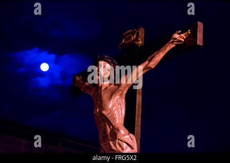 Oviedo, Spanien. 22. März 2016. Statue von Jesus gekreuzigt, während der Prozession der Stille der Heiligen Dienstag am 22. März 2016 in Oviedo, Spanien. Bildnachweis: David Gato/Alamy Live-Nachrichten Stockfoto