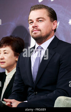 Tokio, Japan. 23. März 2016. US-amerikanischer Schauspieler Leonardo DiCaprio besucht eine Pressekonferenz für den Film The Revenant im Ritz-Carlton Hotel Tokyo am 23. März 2016, in Japan. DiCaprio vor kurzem gewann den Academy Award als bester Schauspieler in einer Hauptrolle für The Revenant und besucht für die Japan-Premiere des Films, die heute Abend stattfinden wird. Der Film ist in Japan am 22. April 2016 veröffentlicht. Bildnachweis: Rodrigo Reyes Marin/AFLO/Alamy Live-Nachrichten Stockfoto