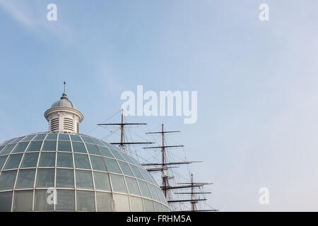 Dach der Greenwich-Fußgängertunnel & Cutty Sark, Greenwich, London, UK Stockfoto