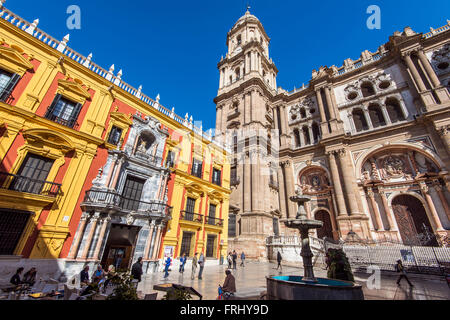 Palacio Episcopal oder Bischöflichen Palast und Kathedrale, Plaza del Obispo, Malaga, Andalusien, Spanien Stockfoto