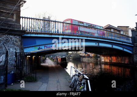 Westbourne Green Area von London neben dem Kanal Großbritannien Stockfoto