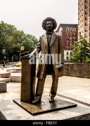 Frederick Douglass Memorial (Bildhauer: Gabriel Koren), Central Park North und Frederick Douglass Boulevard, New York City, USA. Stockfoto
