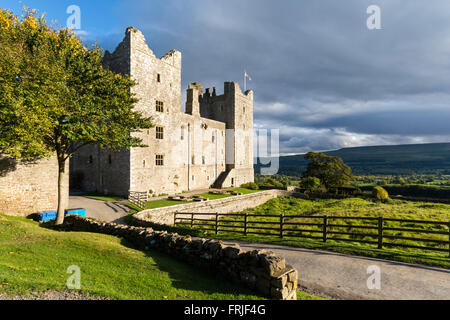 Bolton Castle (14. Jahrhundert) an der Burg Bolton, Wensleydale, Yorkshire Dales National Park, England, UK Stockfoto