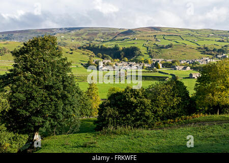 Melbecks Moor über Gunnerside Dorf, Swaledale, Yorkshire Dales, England, UK Stockfoto