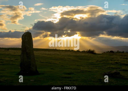 Mitchells Fold Steinkreis bei Sonnenuntergang, auf Stapeley Hill, Shropshire, England, UK Stockfoto