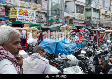 Verkehr, Chandni Chowk, Alt-Delhi, Indien. Stockfoto